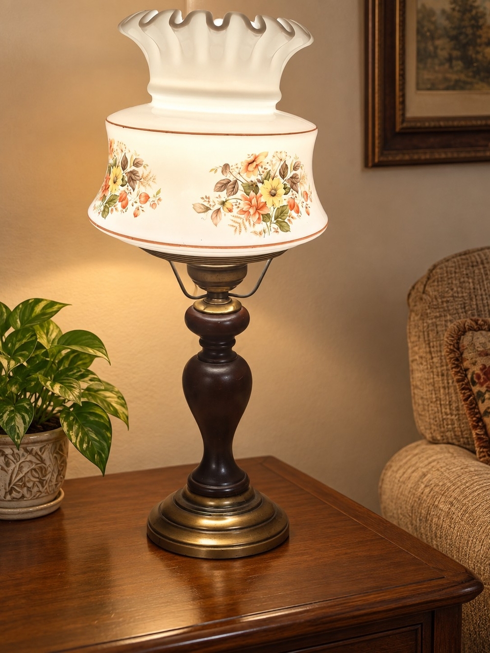Vintage-Inspired Floral Table Lamp with Cream Shade